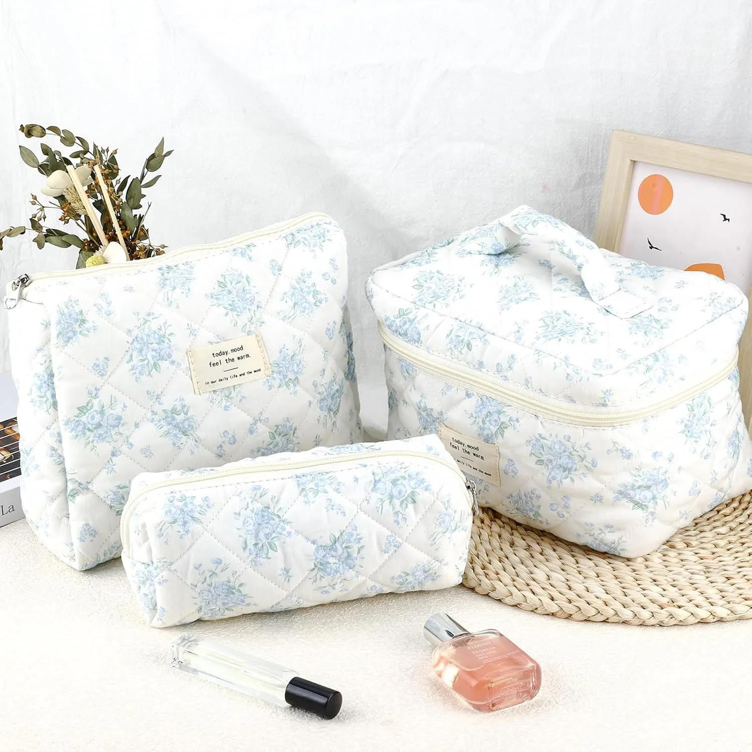 3Pcs Cotton Quilted Makeup Bag for Women Girls Large Small Travel Floral Cosmetic Bags Set Cute Coquette Zipper Makeup Pouch for Purse Aesthetic Cloth Flower Storage Toiletry Bag Organizer