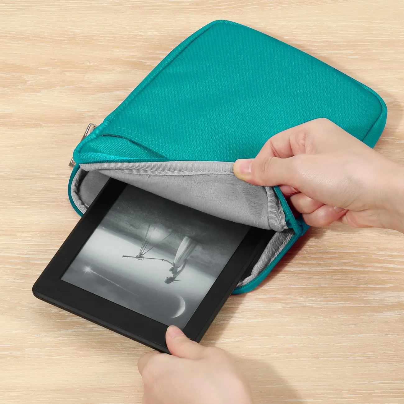 6-7 Inch Padded Sleeve for 7" Kindle Colorsoft Signature Edition and All-New Kindle Paperwhite, Protective Sleeve Pouch Bag Carrying Case for 6" Kindle/Kindle Oasis/Kobo E-Reader, Jade Green