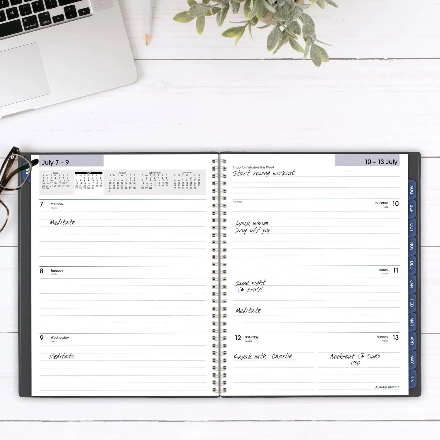 AT-A-GLANCE Planner 2025-2026 Academic, Weekly & Monthly, 8-1/2" x 11", Large, Monthly Tabs, Flexible Cover, DayMinder, Charcoal (AYC54545)