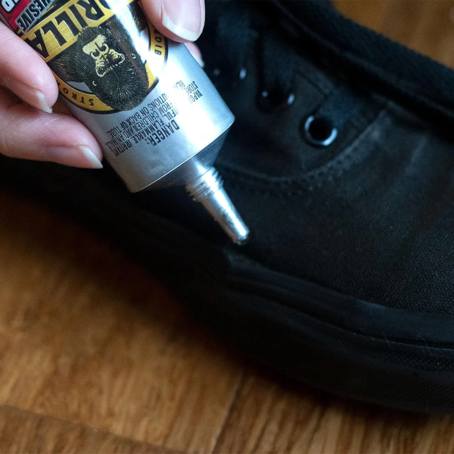 Gorilla Clear Grip - Fast Setting Contact Adhesive - Waterproof, Paintable Clear Glue for Indoor or Outdoor Application - Heavy Duty Shoe Repair Glue for Leather, Ceramics, Wood - 88ml/3oz (Pack of 1)