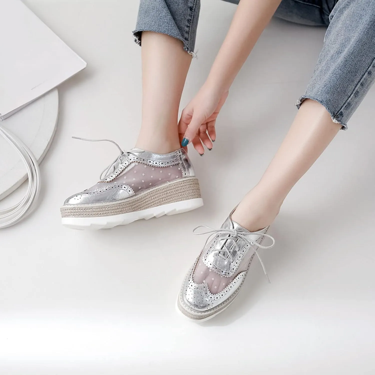 SHEMEE Women's Platform Patent Leather Lace Up Oxfords Pumps Vintage Wingtip Mid Heels Round Toe Brogues Flat Dress Shoes