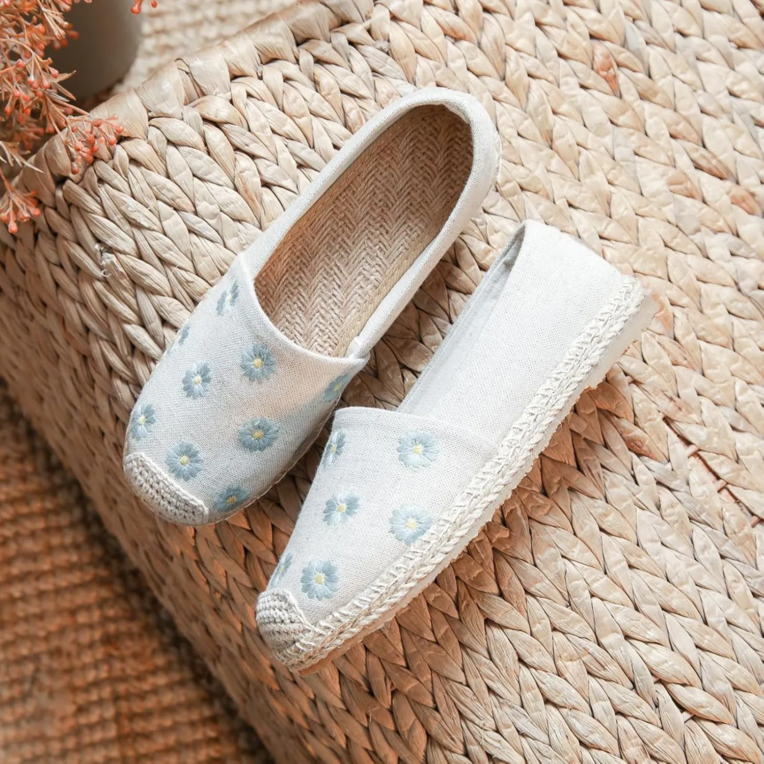 Women's Handmade Retro Soft Linen Shoes, Fashion Traditional Chinese Flat Heel Casual Footwear, Breathable Slip on Embroider Flat Shoes,8,Beige