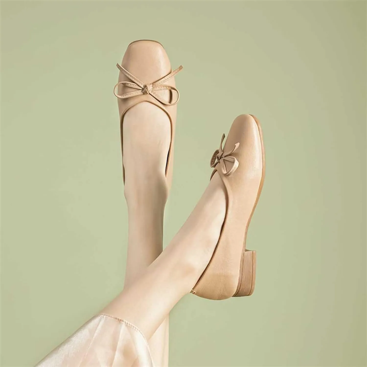 Women's Leather Bow Low Block Heel Formal Pumps Fashionable Square Closed Toe Slip-On Comfortable Soft Sole Casual Low Chunky Heel Loafers for Office Work Dress Shoes