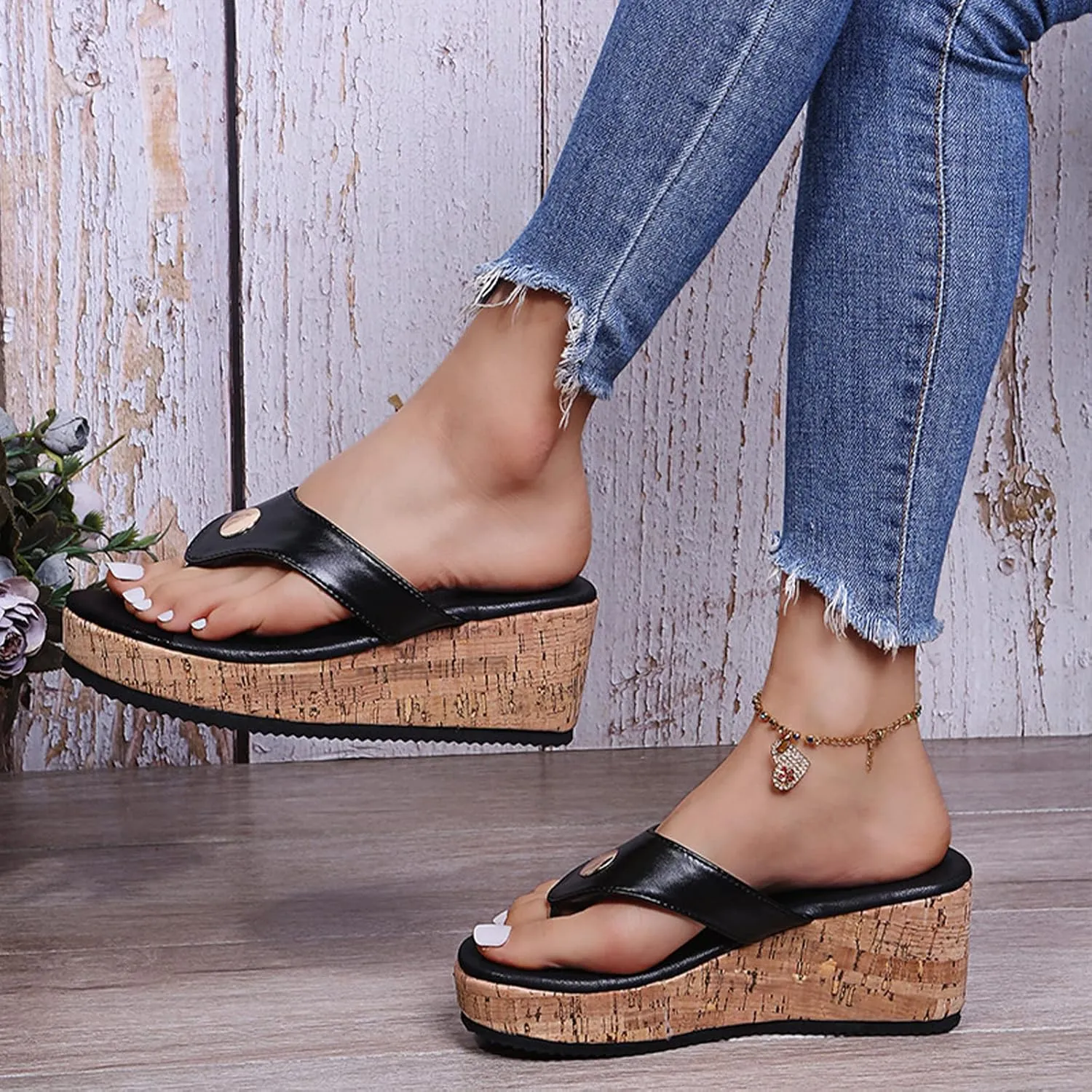 Women's Leather Platform Clip Toe Flip Flops with Arch Support Summer Casual Anti-Slip Orthopedic Wedges Walking Sandals Beach Flip