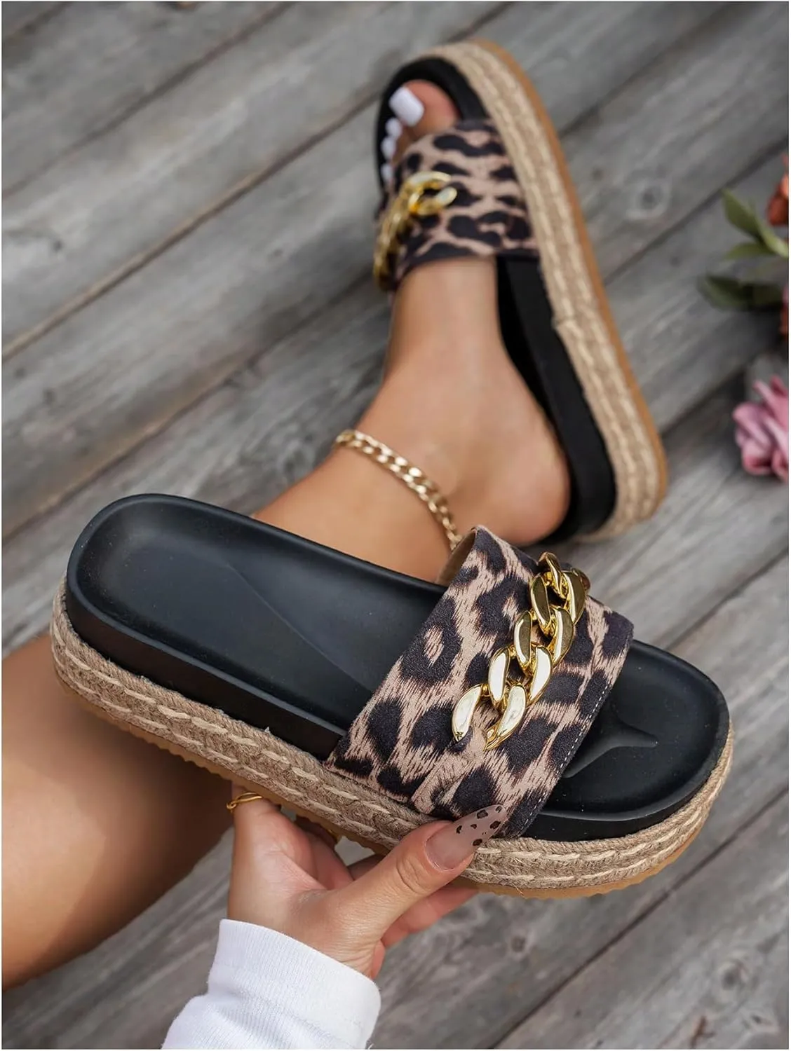 Women's Leopard Print Slide Sandals Open Toe Platform Sandals Summer Vacation Slip on Slides with Metal Chain
