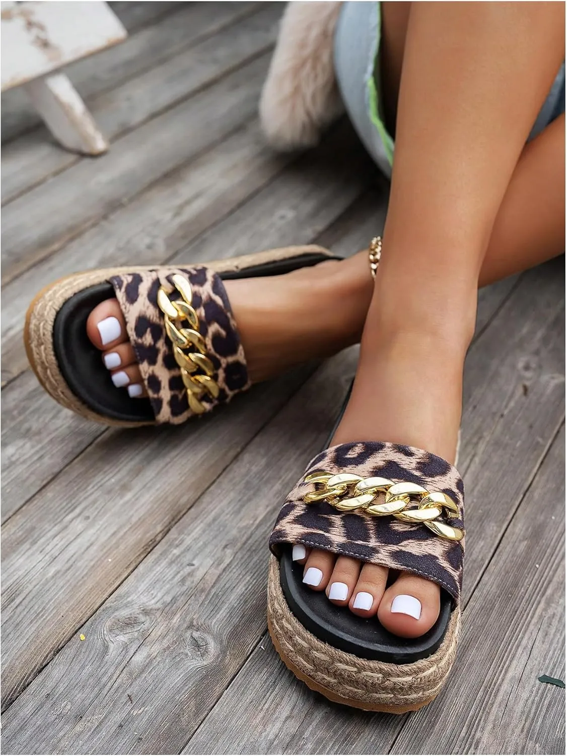 Women's Leopard Print Slide Sandals Open Toe Platform Sandals Summer Vacation Slip on Slides with Metal Chain