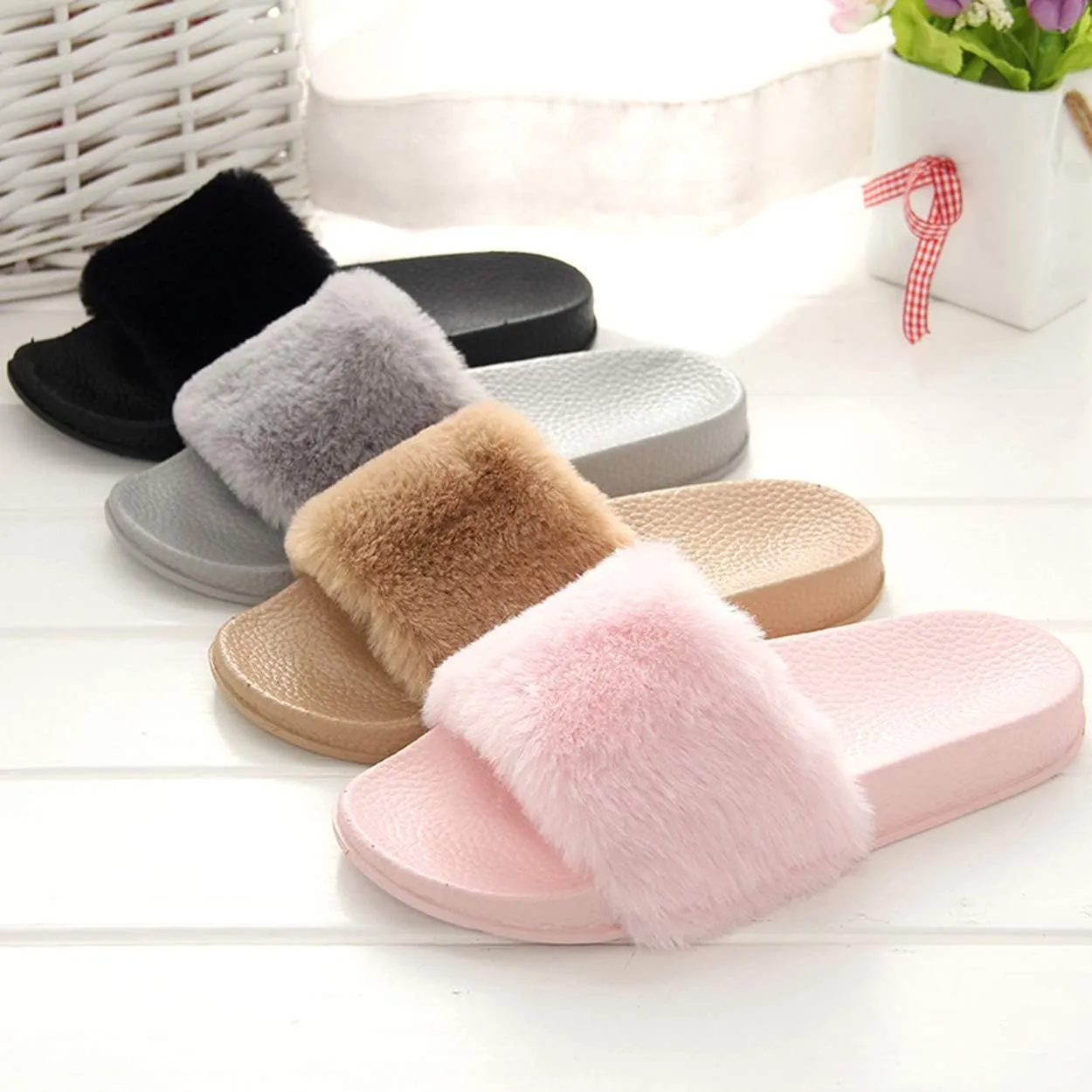 xsby Women's Soft Faux Fur Flat Slide Sandals Comfortable Slipper