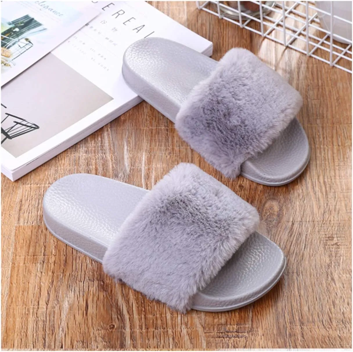 xsby Women's Soft Faux Fur Flat Slide Sandals Comfortable Slipper